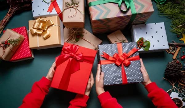 لیست بهترین کادو برای سالگرد آشنایی و دوستی